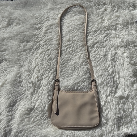 Amanda Smith Crossbody - Picture 2 of 5